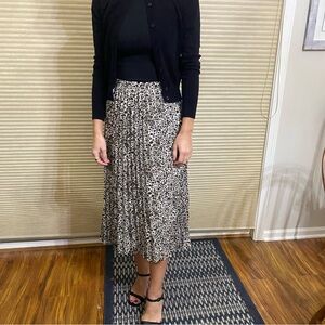Leopard pleated midi skirt